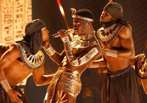 bet awards 2021 live performances.
